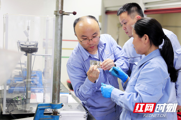  阿森纳连续零封创纪录，加布里埃尔居功至伟  